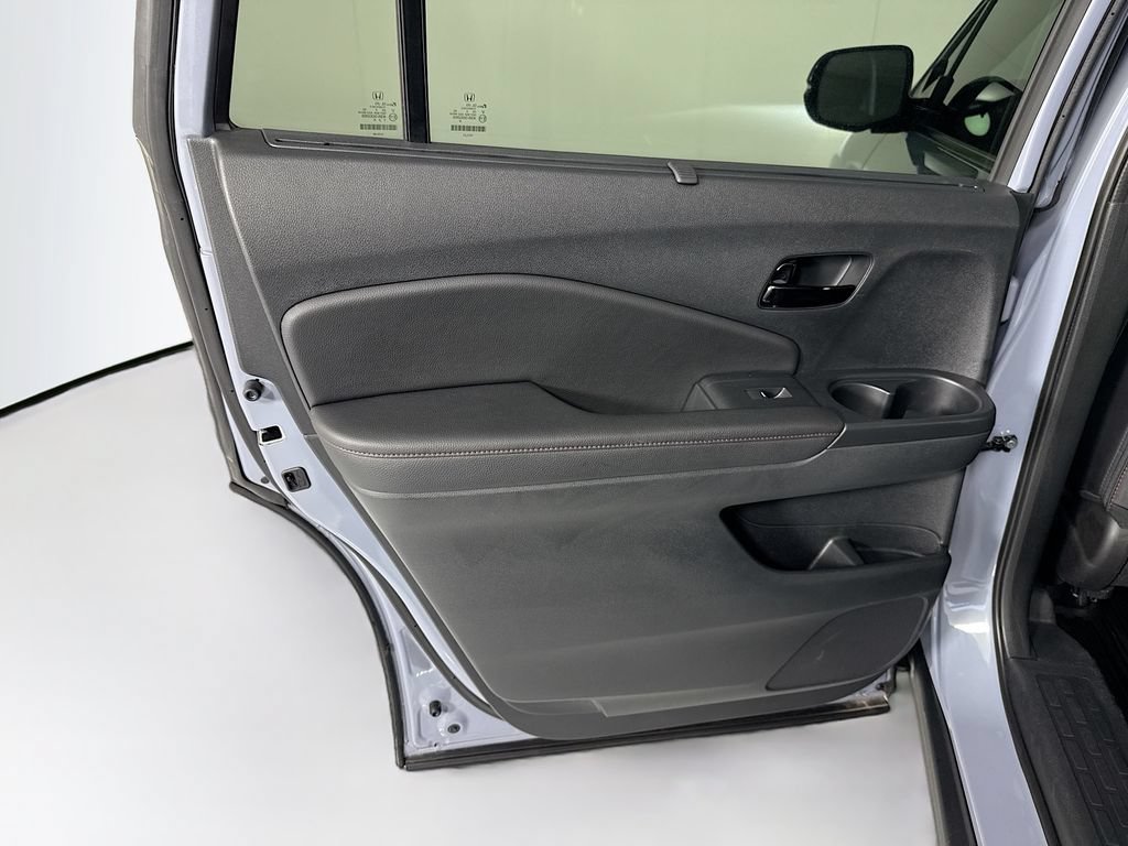 Certified 2025 Honda Passport Black Edition image 26