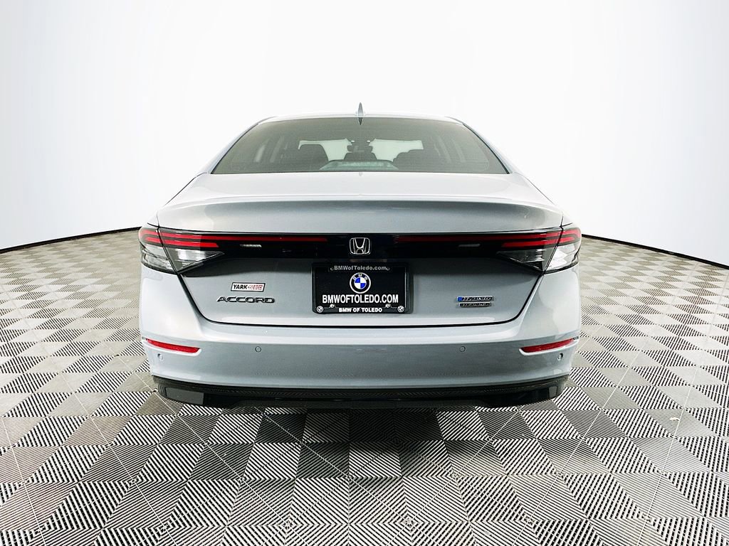 Used 2024 Honda Accord Touring image 8