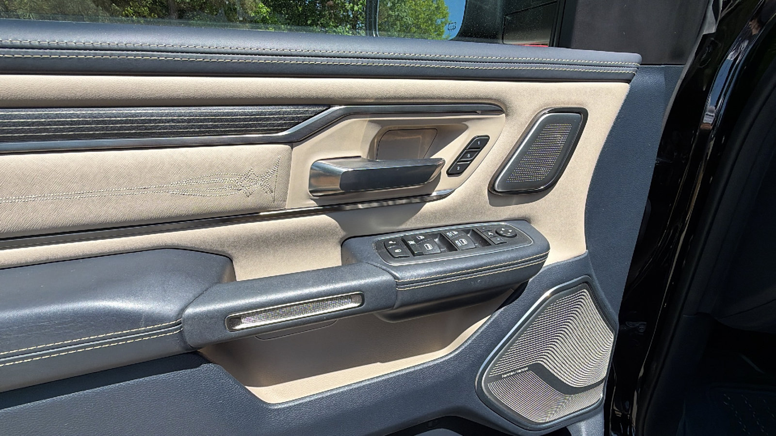 Used 2020 RAM 1500 Limited AWD/4WD image 15