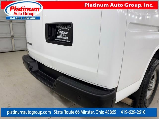 Used 2017 Chevrolet Express 3500 Extended image 43