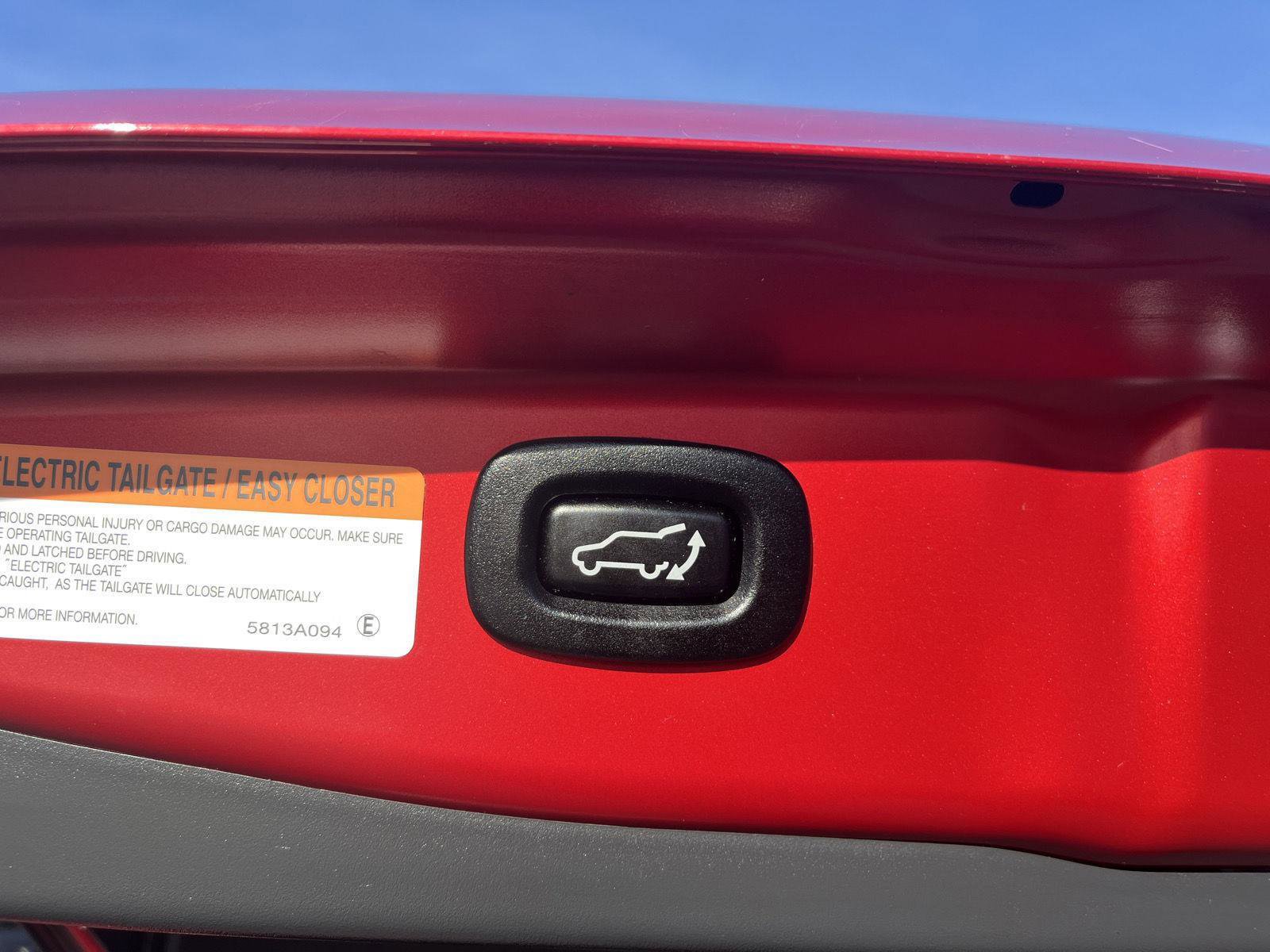 Used 2018 Mitsubishi Outlander GT AWD/4WD image 25