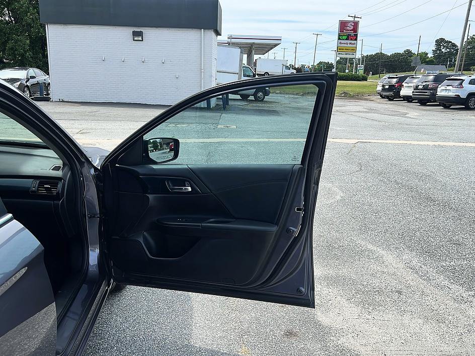 Used 2014 Honda Accord Sport image 30