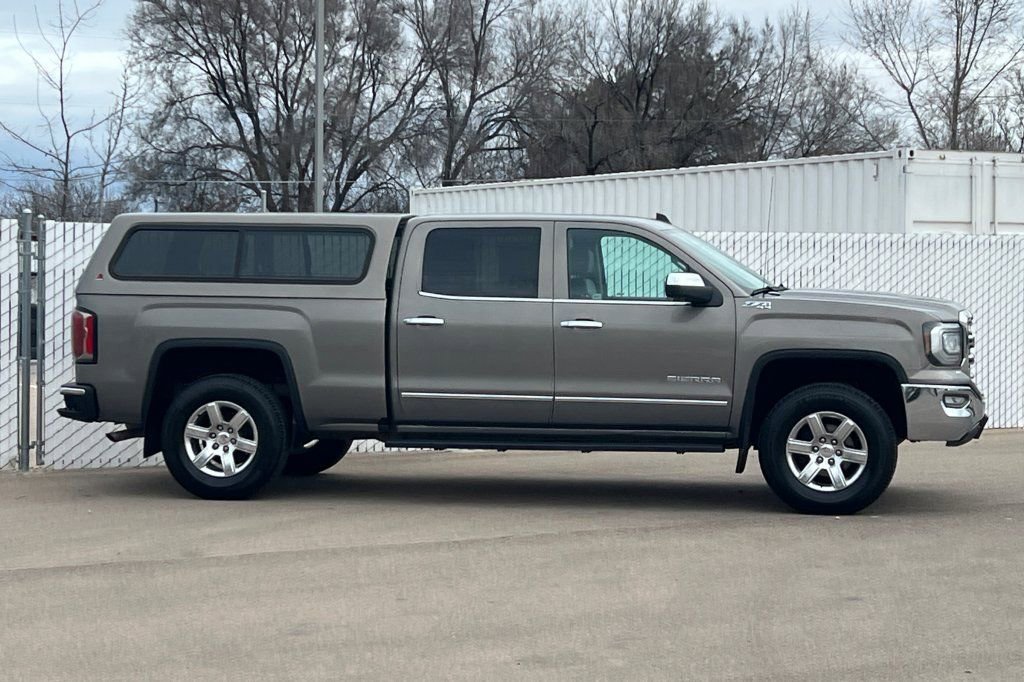 Used 2017 GMC Sierra 1500 SLT w/ Suspension Package, Off-Road image 3