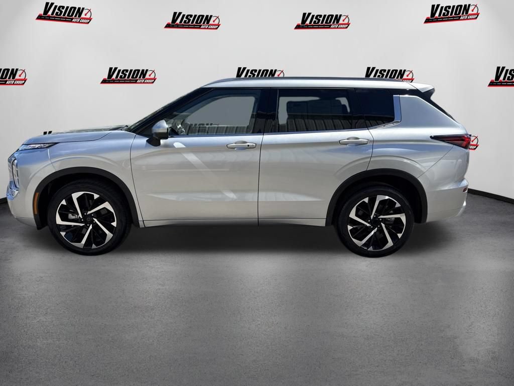 Used 2024 Mitsubishi Outlander SEL FWD image 2