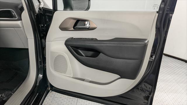 Used 2023 Chrysler Voyager LX FWD image 22