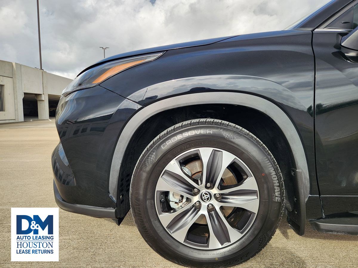 Used 2022 Toyota Highlander XLE image 4