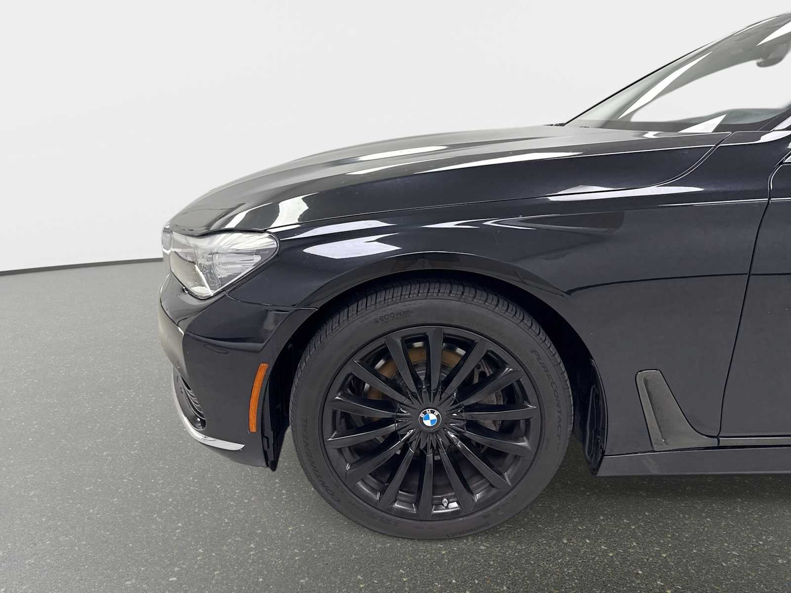 Used 2018 BMW 740i xDrive AWD/4WD image 19