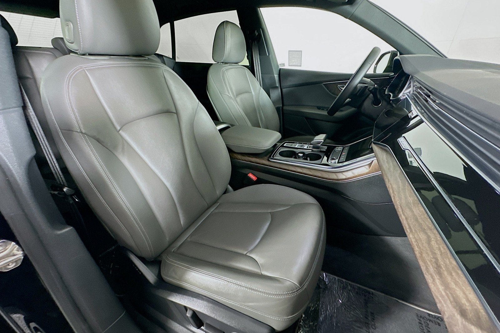Used 2022 Audi Q8 Premium AWD/4WD image 8
