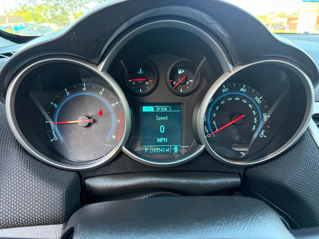 Used 2015 Chevrolet Cruze LT w/ Sun And Sound Package FWD image 9