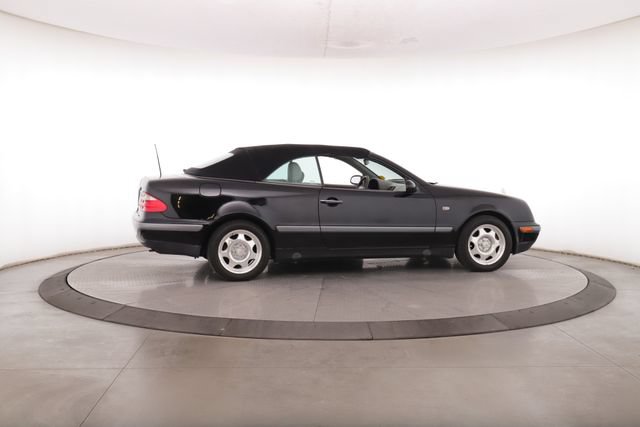 Used 1999 Mercedes-Benz CLK 320 Cabriolet image 7