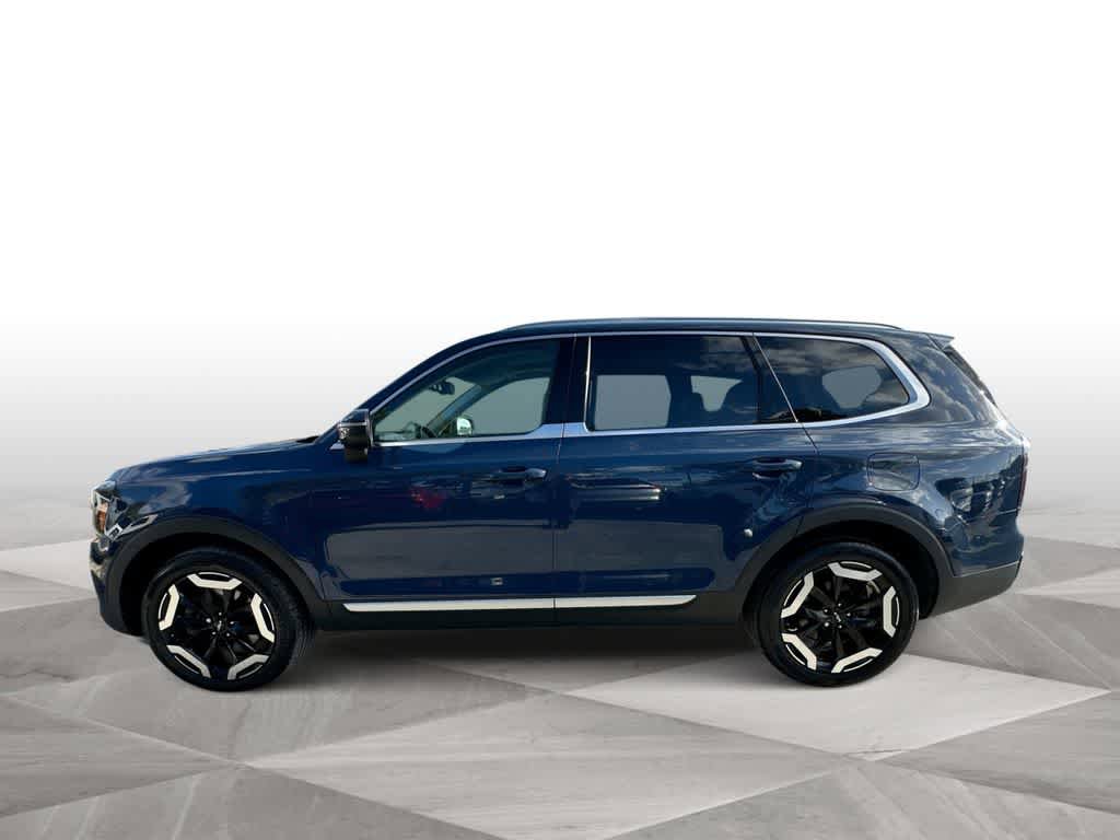 Used 2023 Kia Telluride EX w/ EX Captain's Chair Package FWD image 5