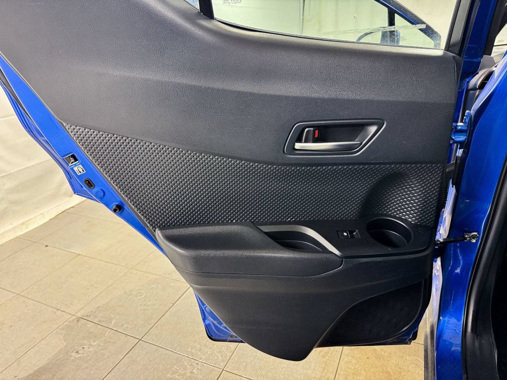 Used 2018 Toyota C-HR XLE FWD image 15