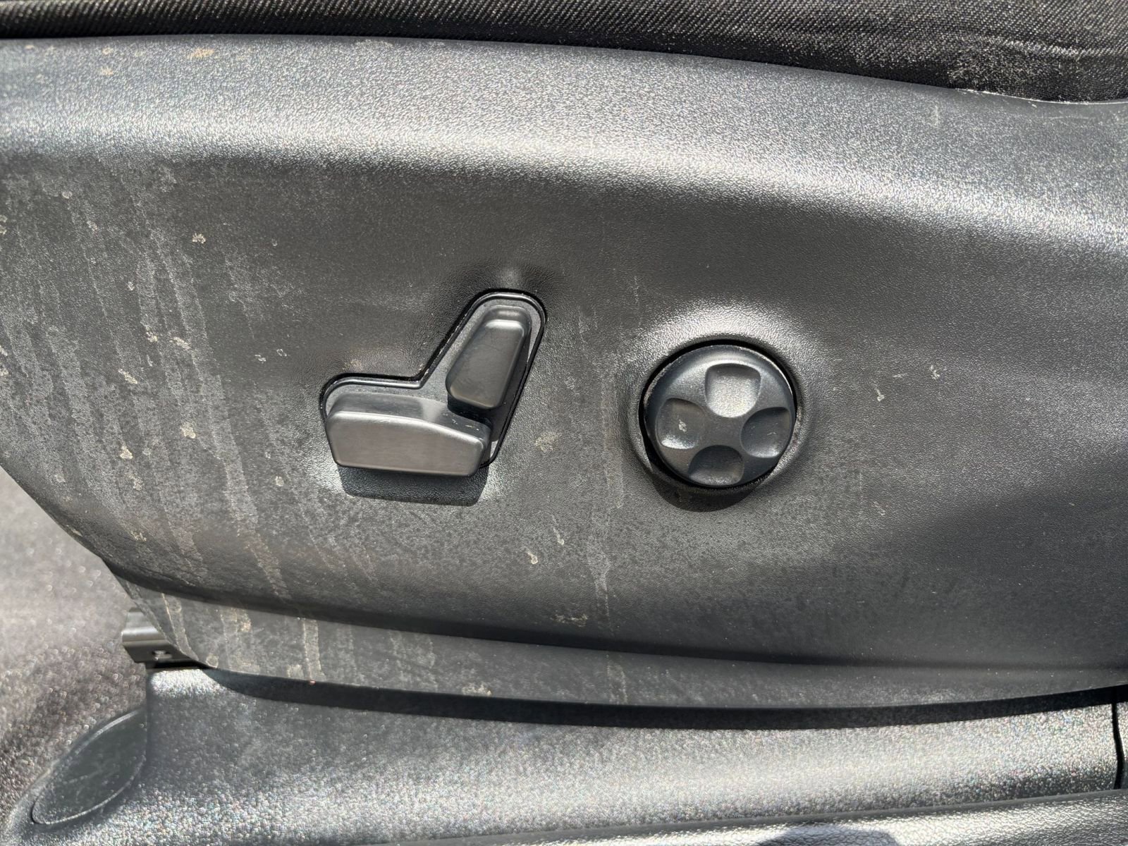 Used 2025 Chrysler Pacifica Select image 22