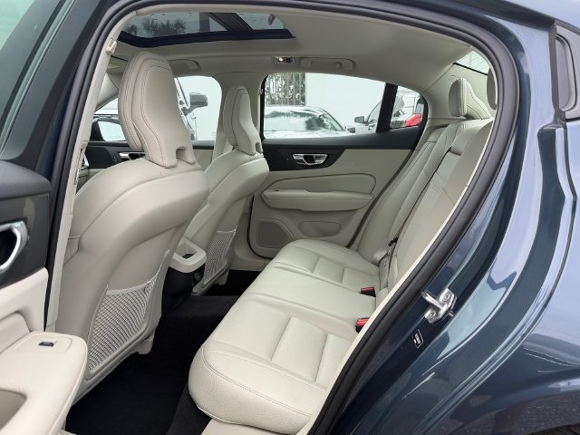 Used 2022 Volvo S60 B5 Momentum w/ Advanced Package AWD/4WD image 11