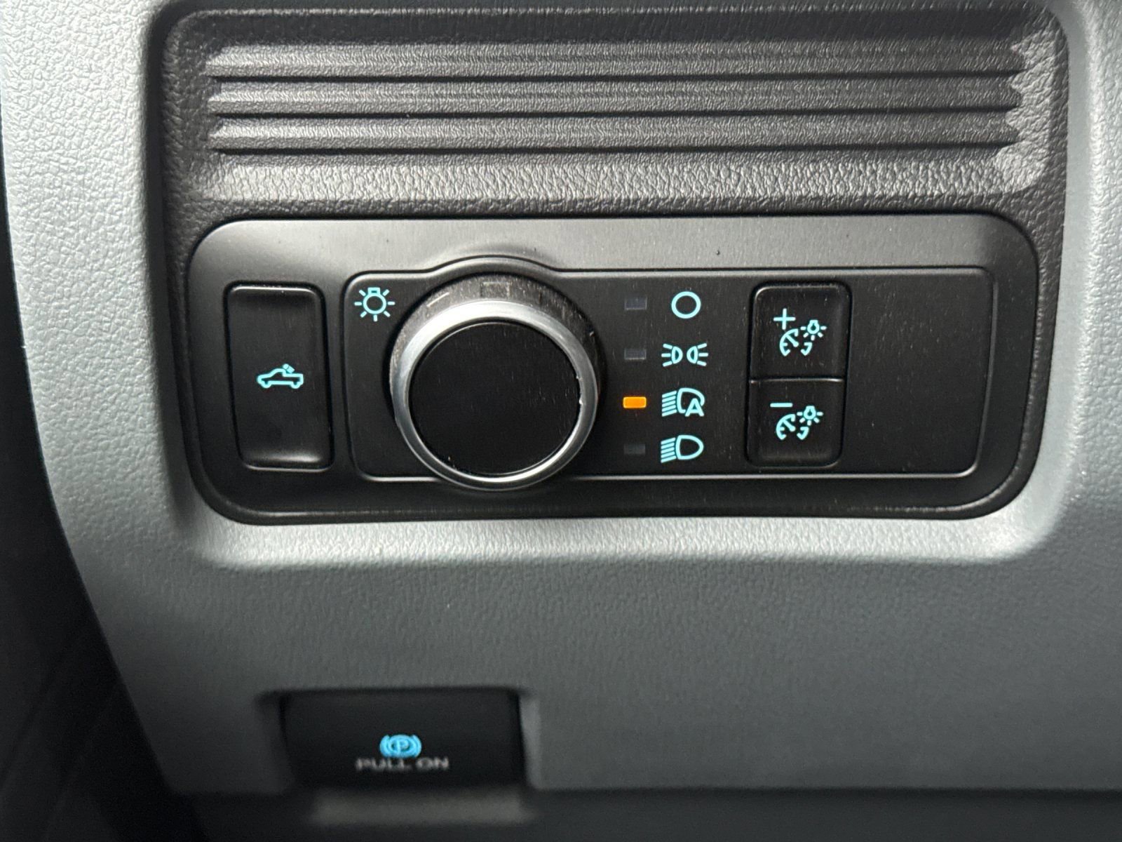 New 2025 Ford F550 2WD Regular Cab Super Duty image 24