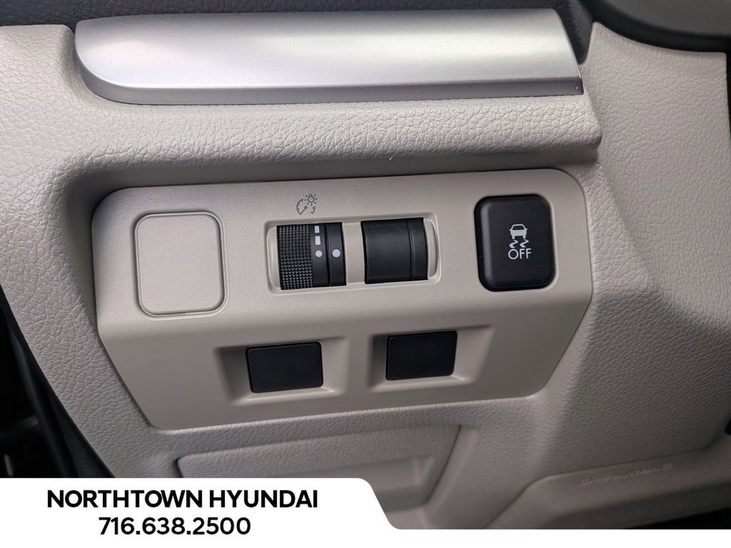 Used 2018 Subaru Forester 2.5i Premium w/ All-Weather Package image 29