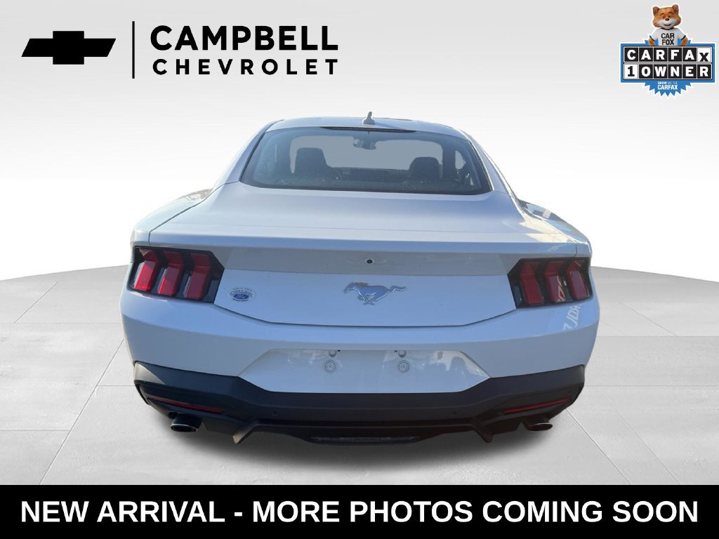 Used 2025 Ford Mustang Coupe RWD image 4