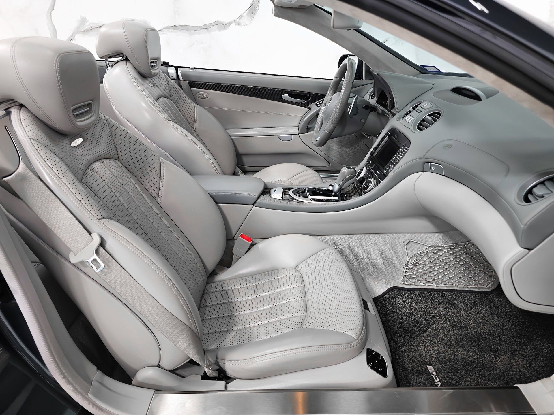 Used 2012 Mercedes-Benz SL 63 AMG image 4