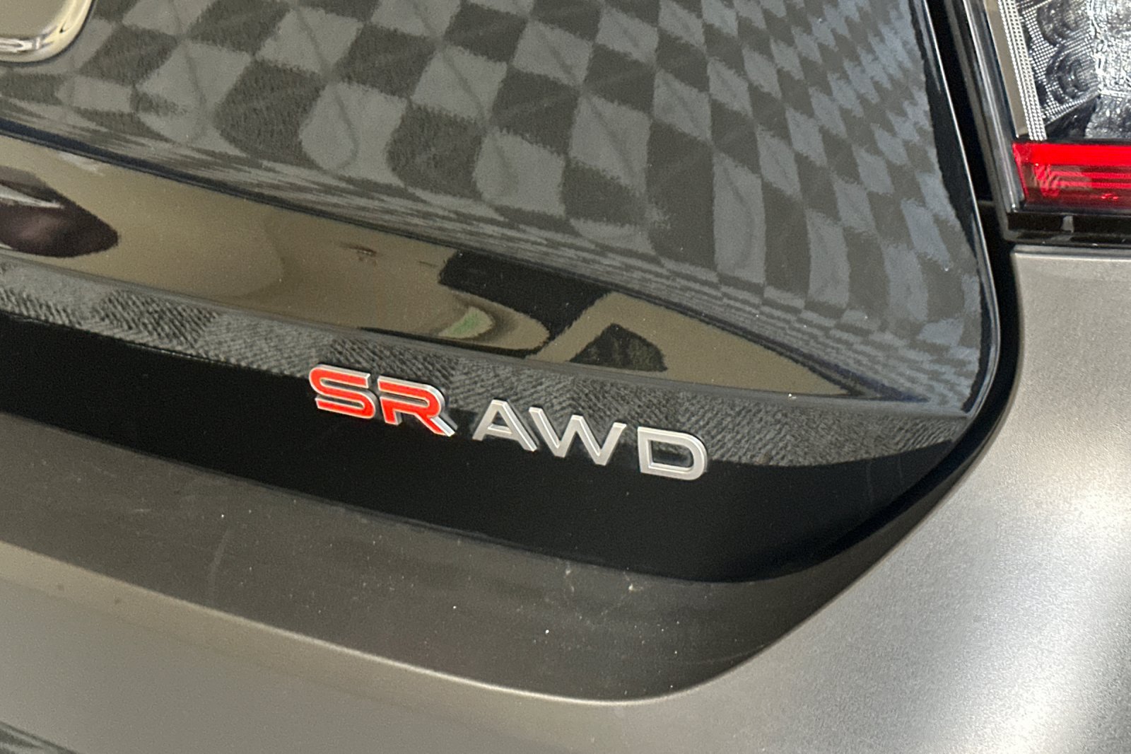 Used 2025 Nissan Kicks SR AWD/4WD image 42