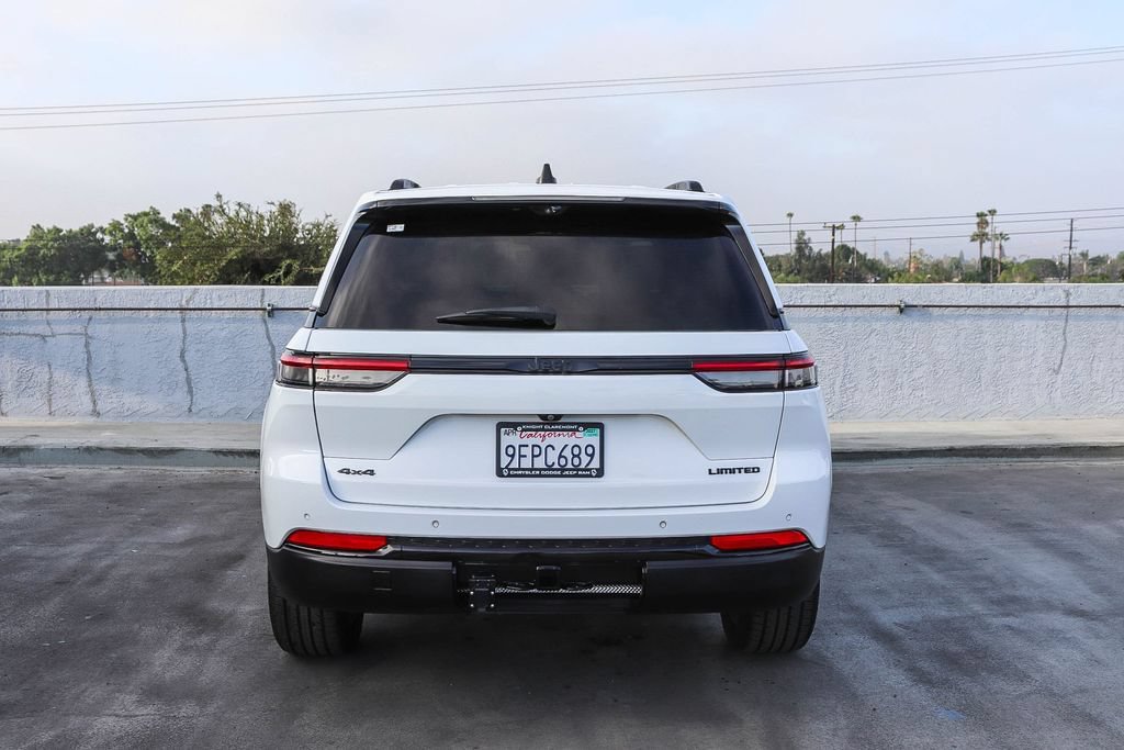Used 2023 Jeep Grand Cherokee Limited w/ Luxury Tech Group II AWD/4WD image 8