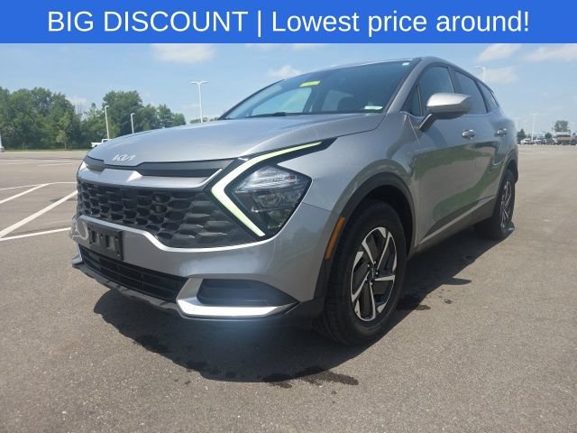 Used 2023 Kia Sportage LX AWD/4WD image 2