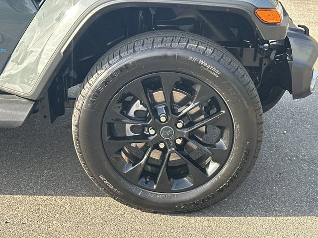 Certified 2025 Jeep Wrangler Unlimited Sahara image 12