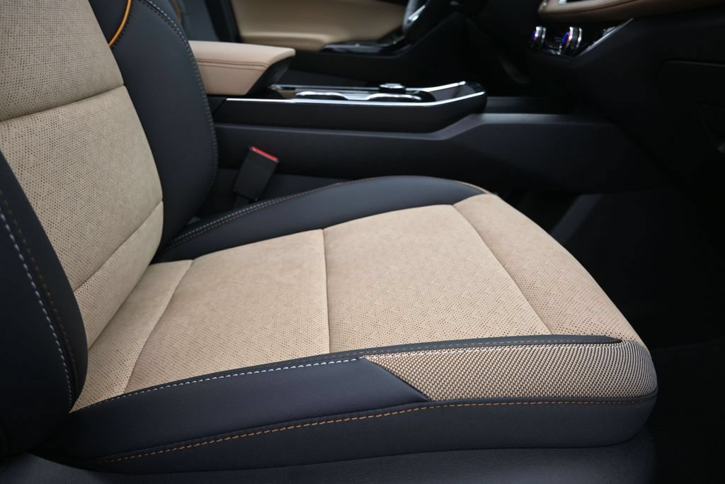 New 2026 Chevrolet Equinox ACTIV w/ Convenience Package III FWD image 25