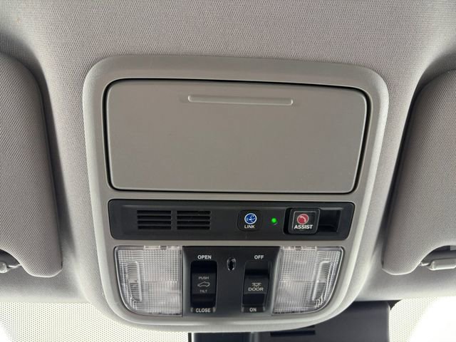 Used 2022 Honda Pilot Touring image 12