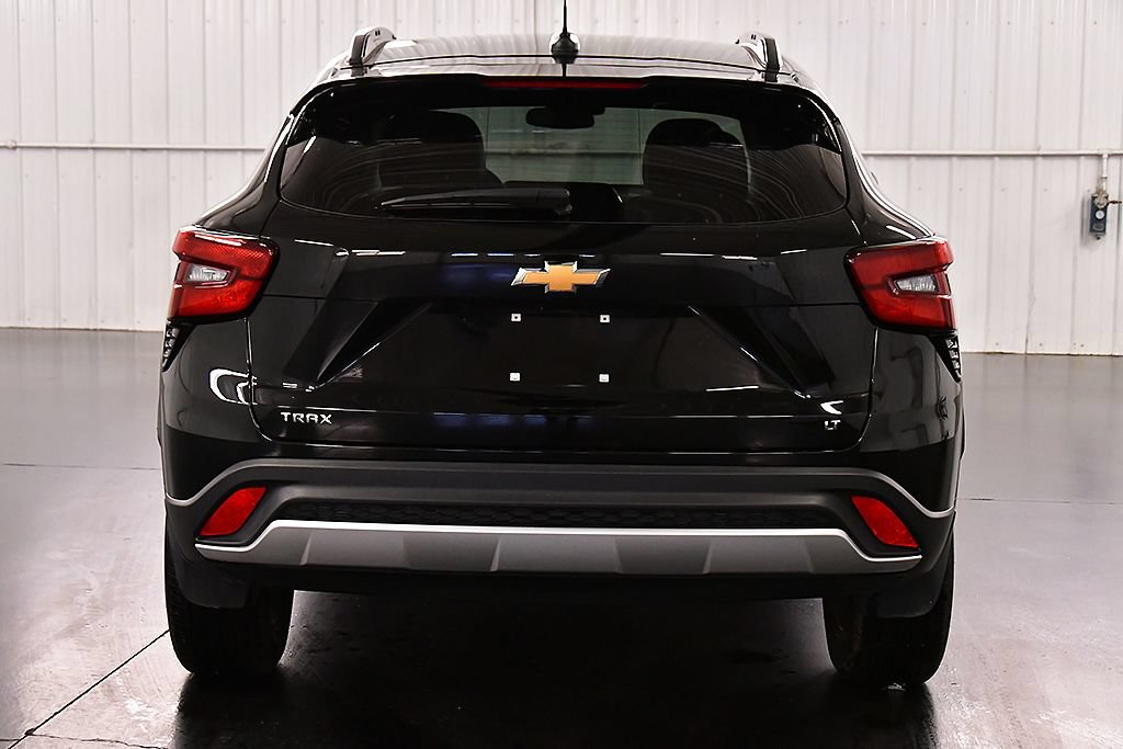 Used 2024 Chevrolet Trax LT w/ Driver Confidence Package FWD image 6