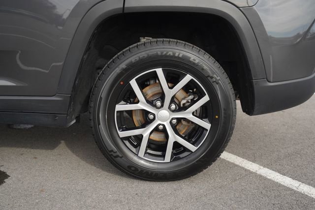 Used 2024 Jeep Grand Cherokee Limited image 40