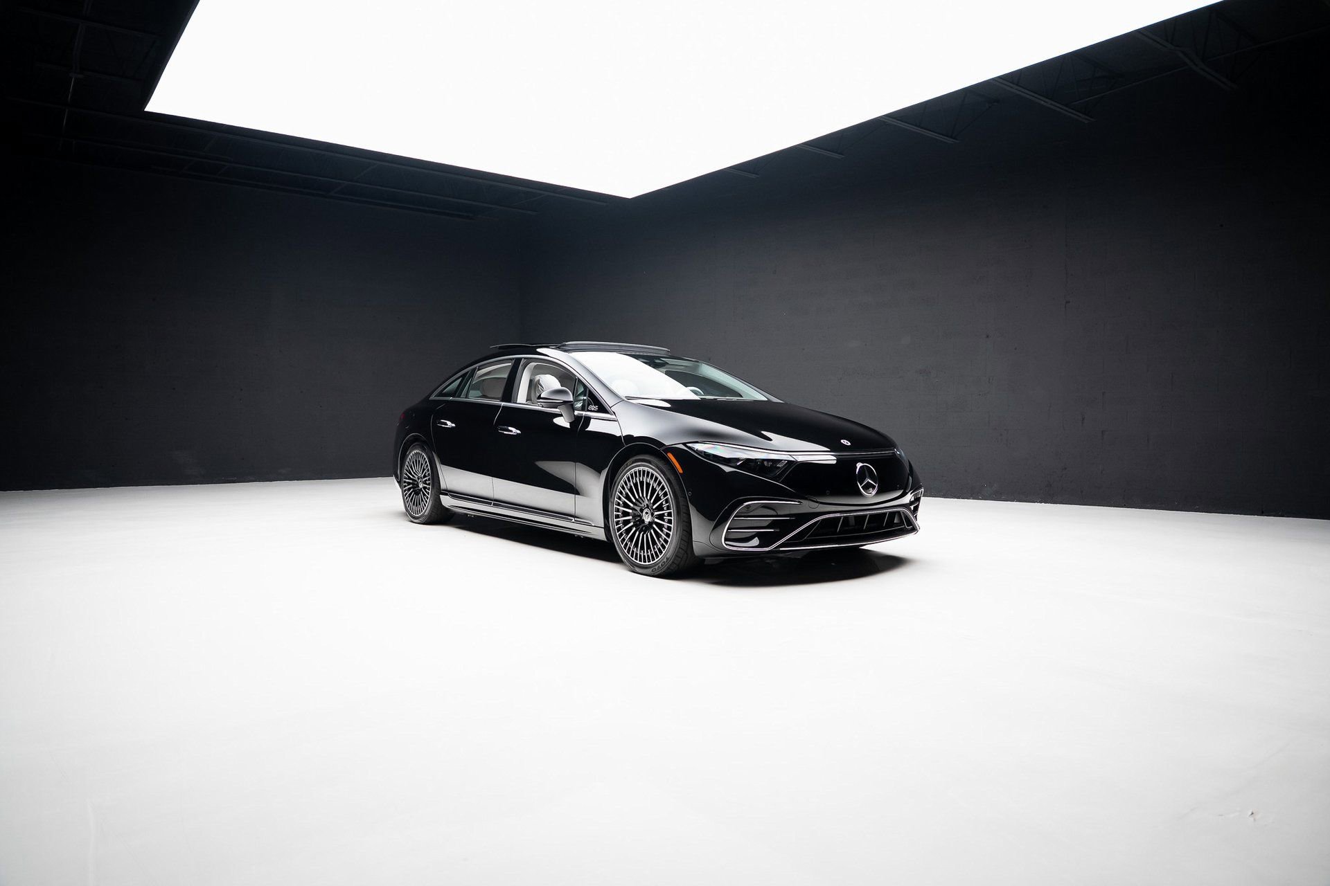 Used 2023 Mercedes-Benz EQS 450+ Sedan w/ AMG Line Exterior Package image 81