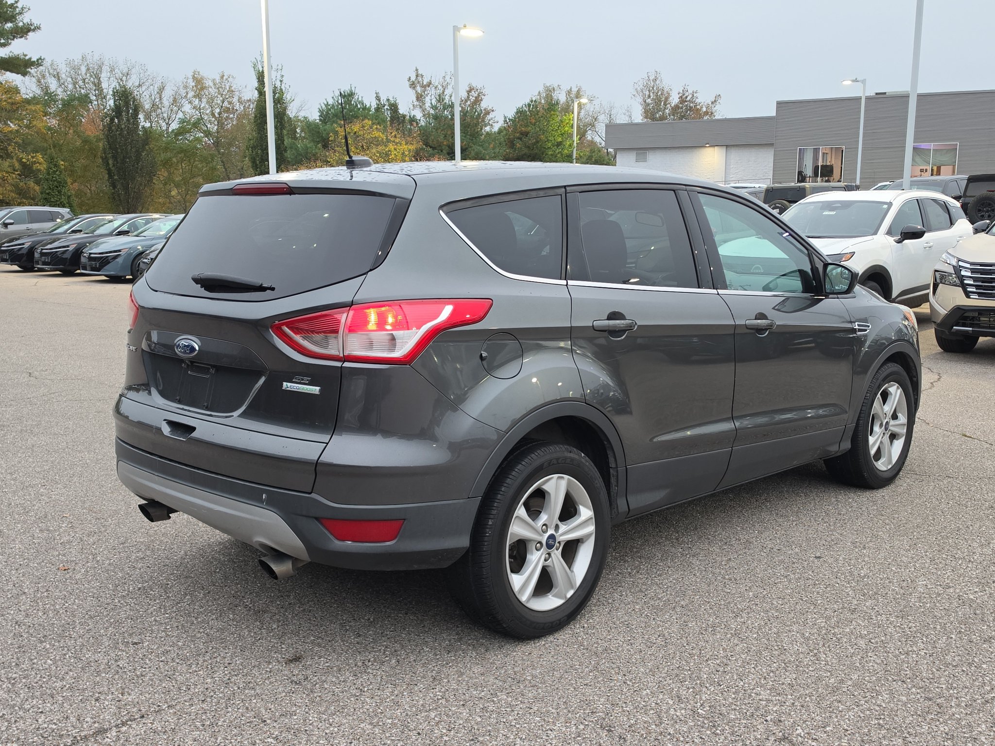 Used 2016 Ford Escape SE FWD image 7