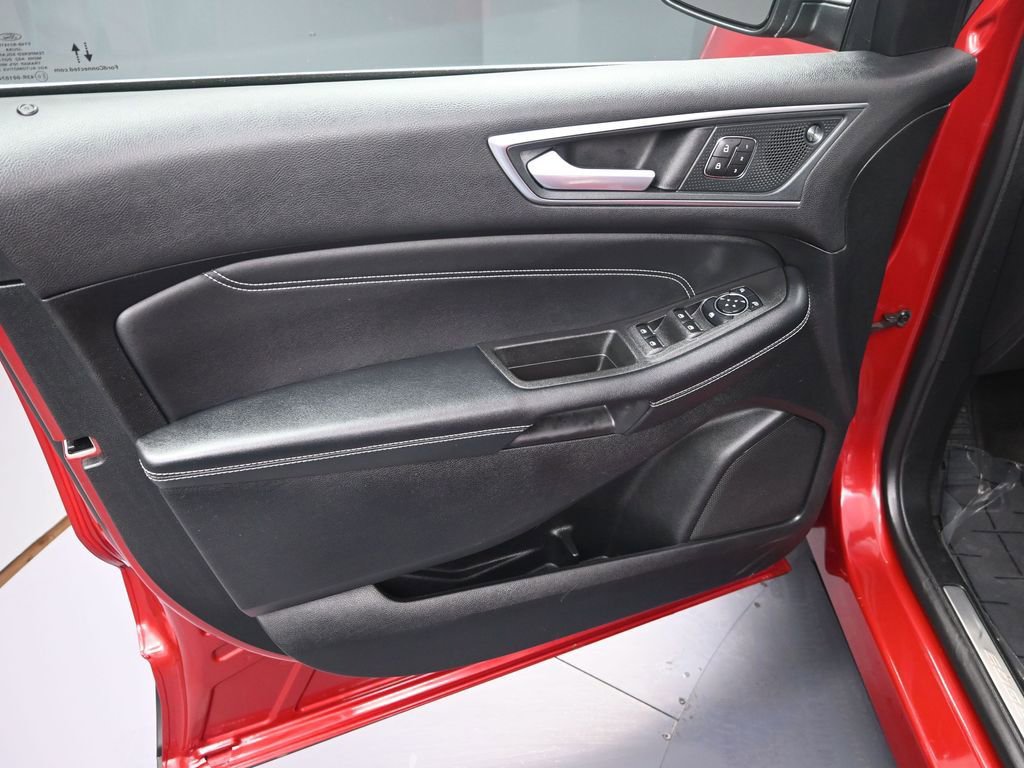 Used 2024 Ford Edge Titanium image 10
