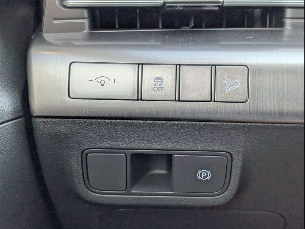 Used 2026 Hyundai Kona SEL Sport FWD image 16