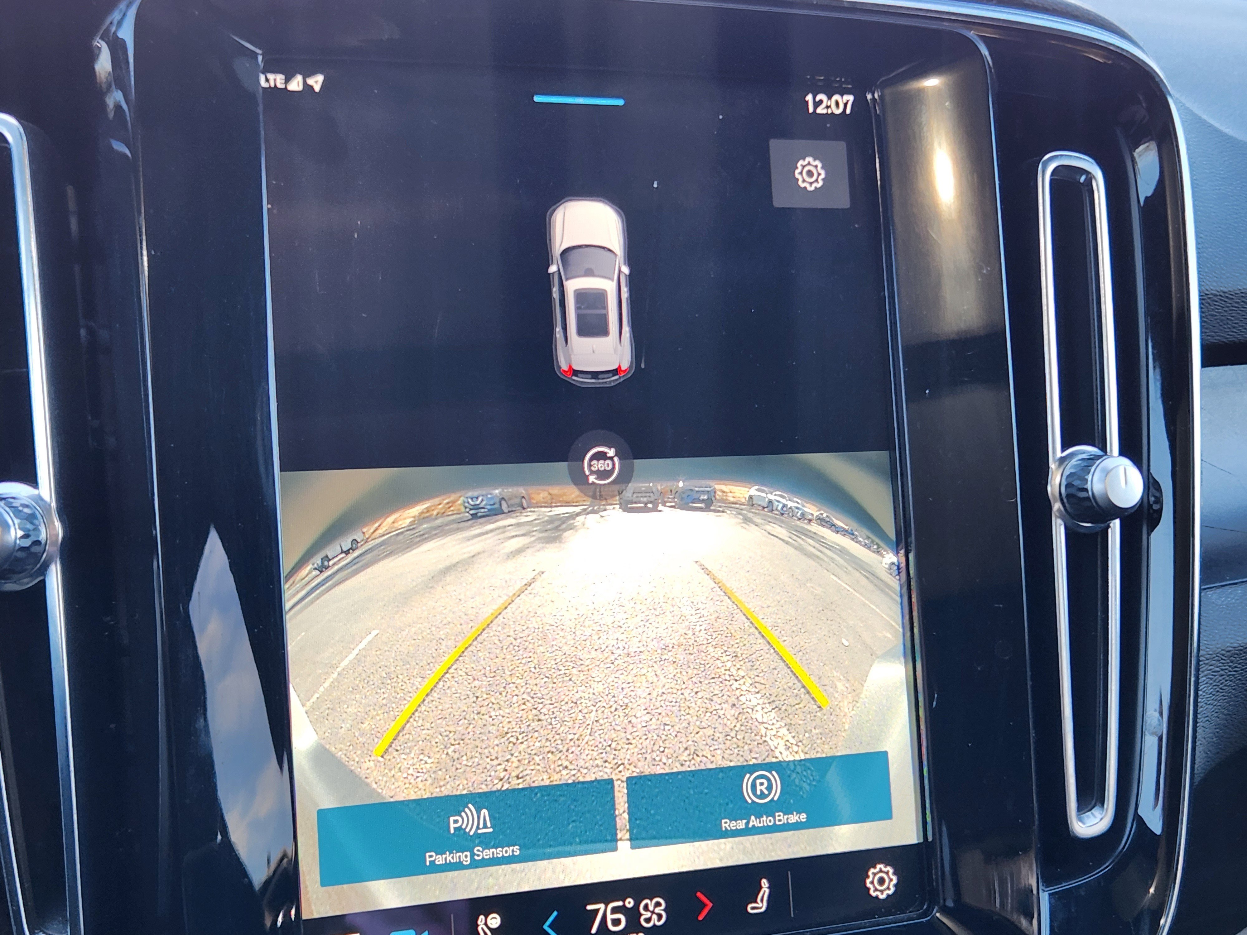 Used 2023 Volvo XC40 Recharge Ultimate image 30