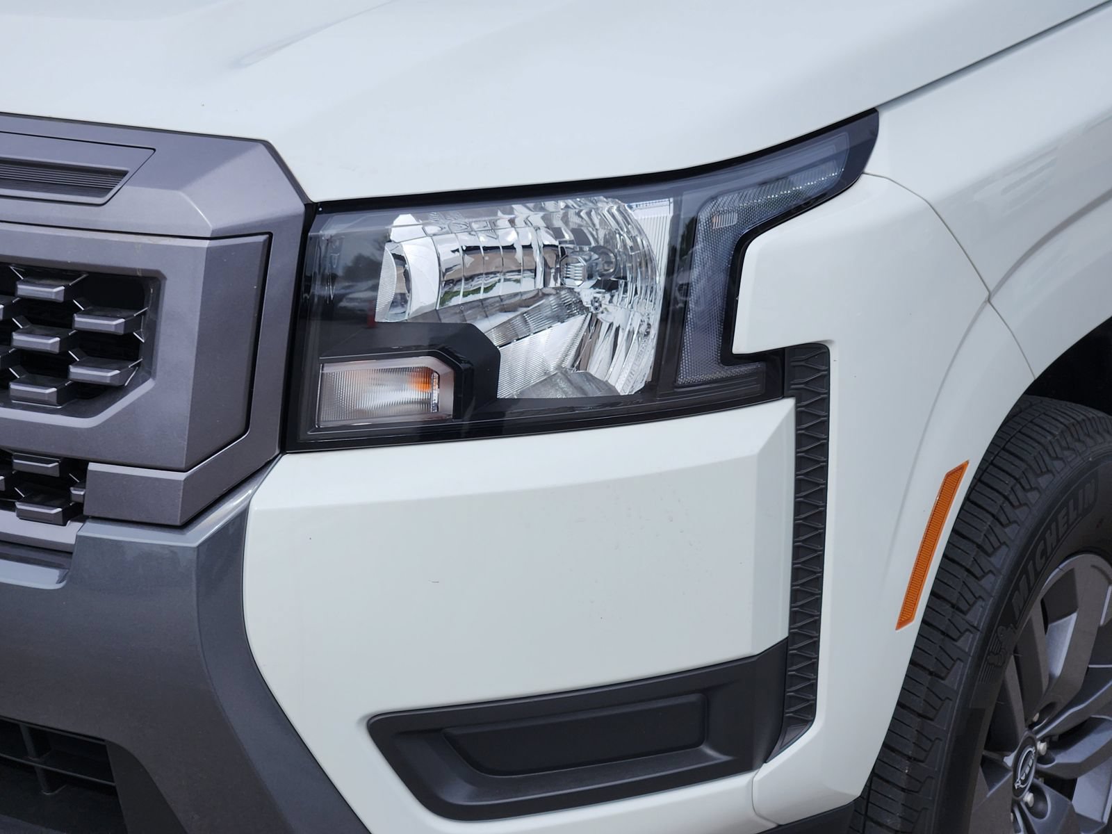 Used 2025 Nissan Frontier SV RWD image 11