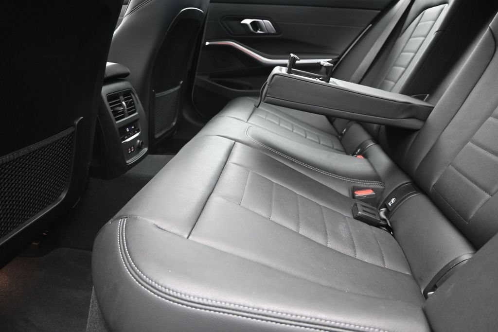 Used 2020 BMW 330i Sedan w/ Executive Package RWD image 16