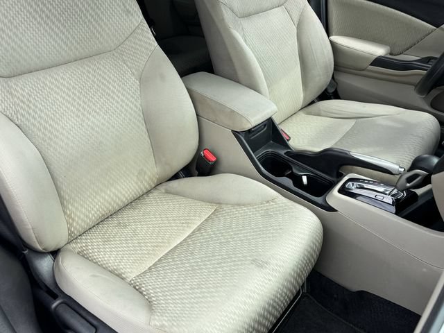 Used 2015 Honda Civic SE image 9