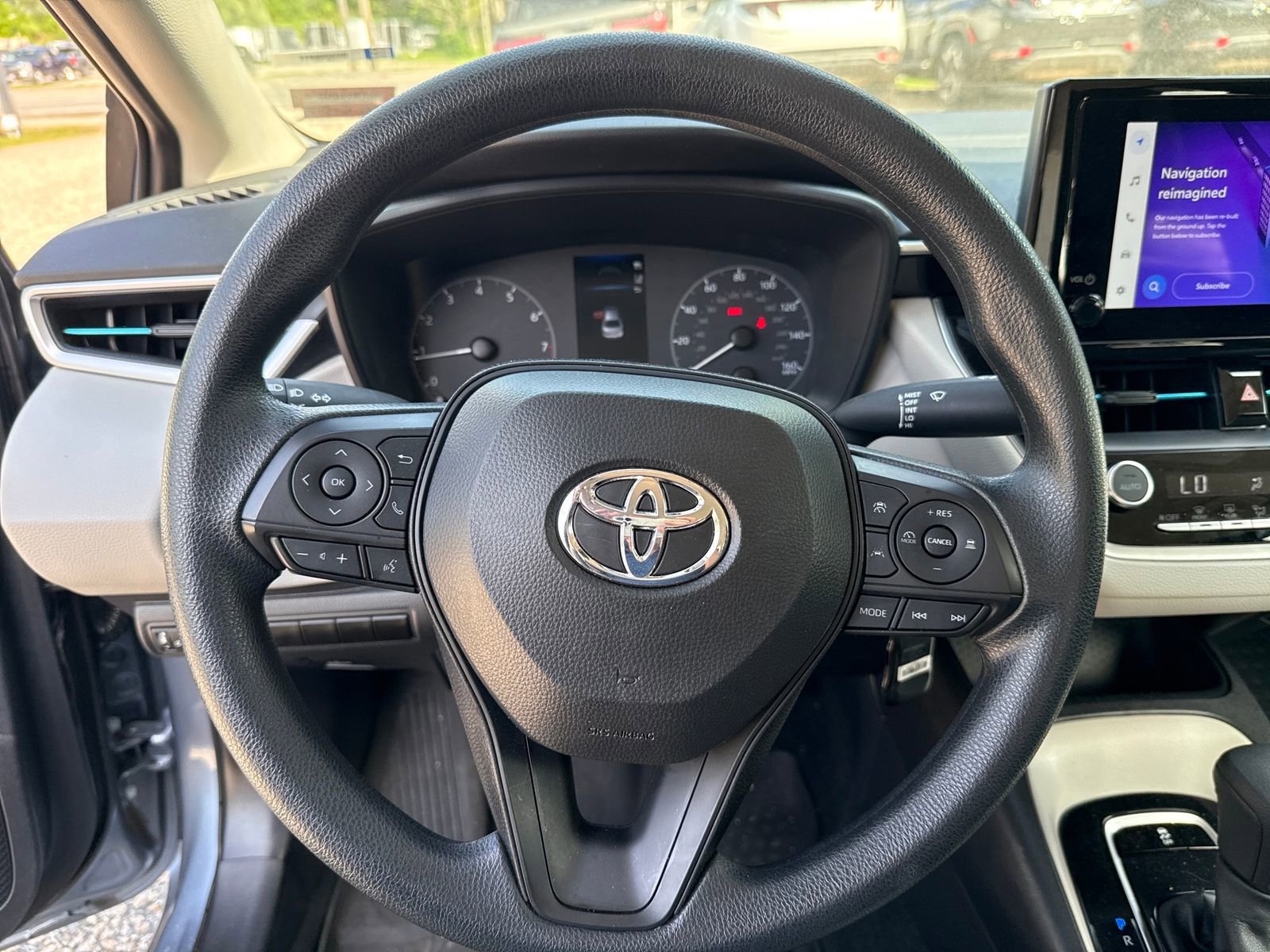 Used 2024 Toyota Corolla LE FWD image 12