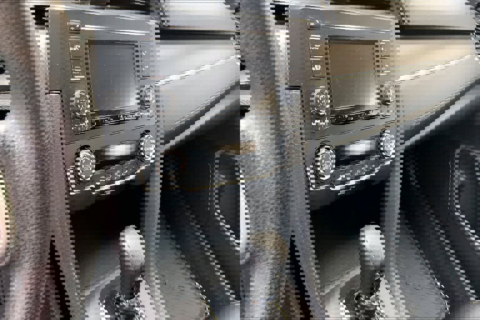 Used 2019 Honda Civic LX image 34