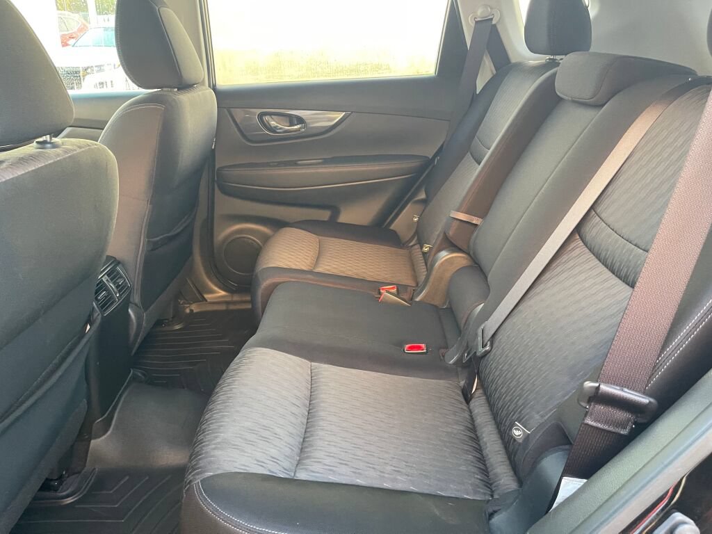 Used 2018 Nissan Rogue AWD image 22