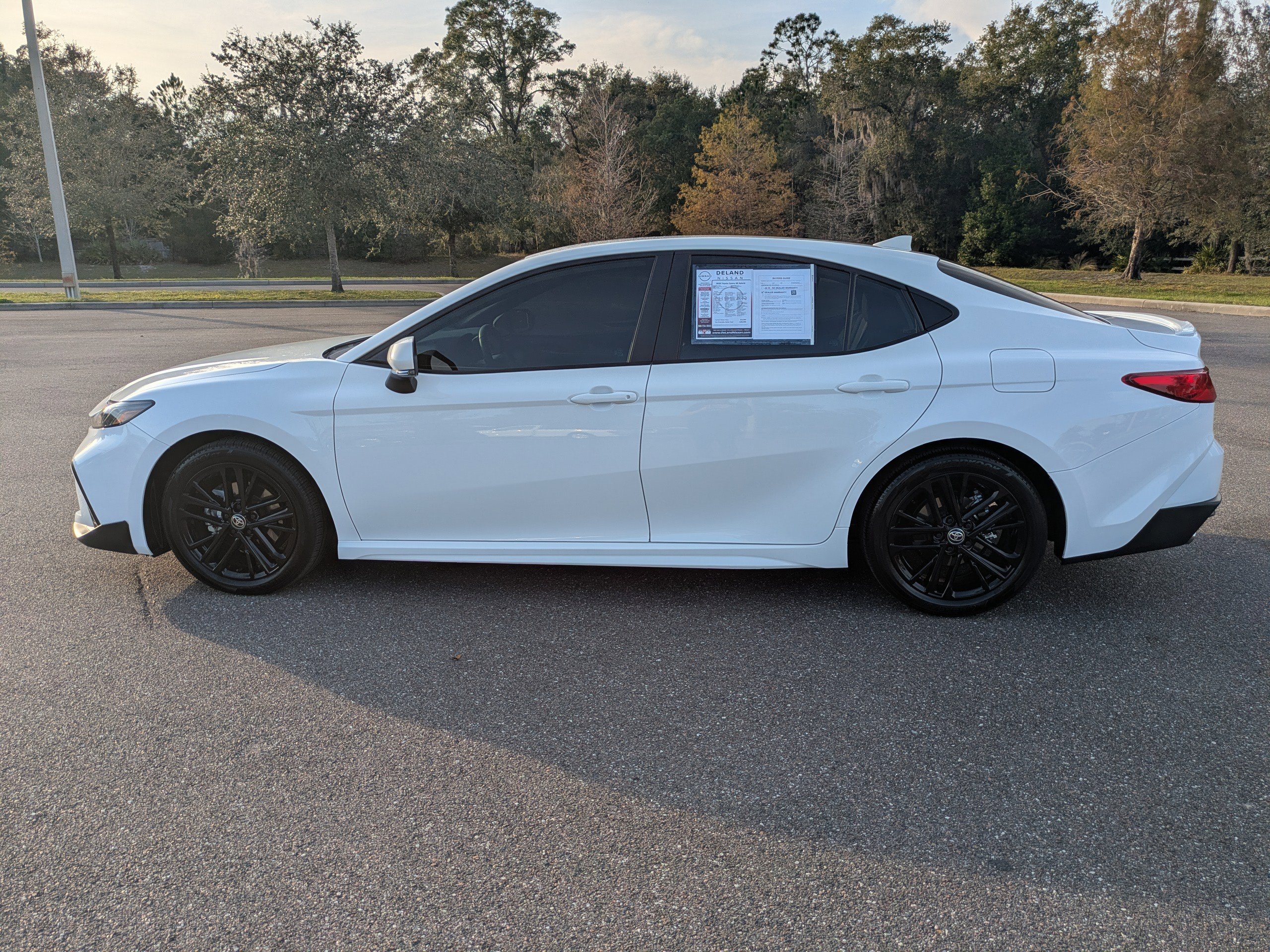 Used 2025 Toyota Camry SE w/ Multimedia Upgrade Package image 7