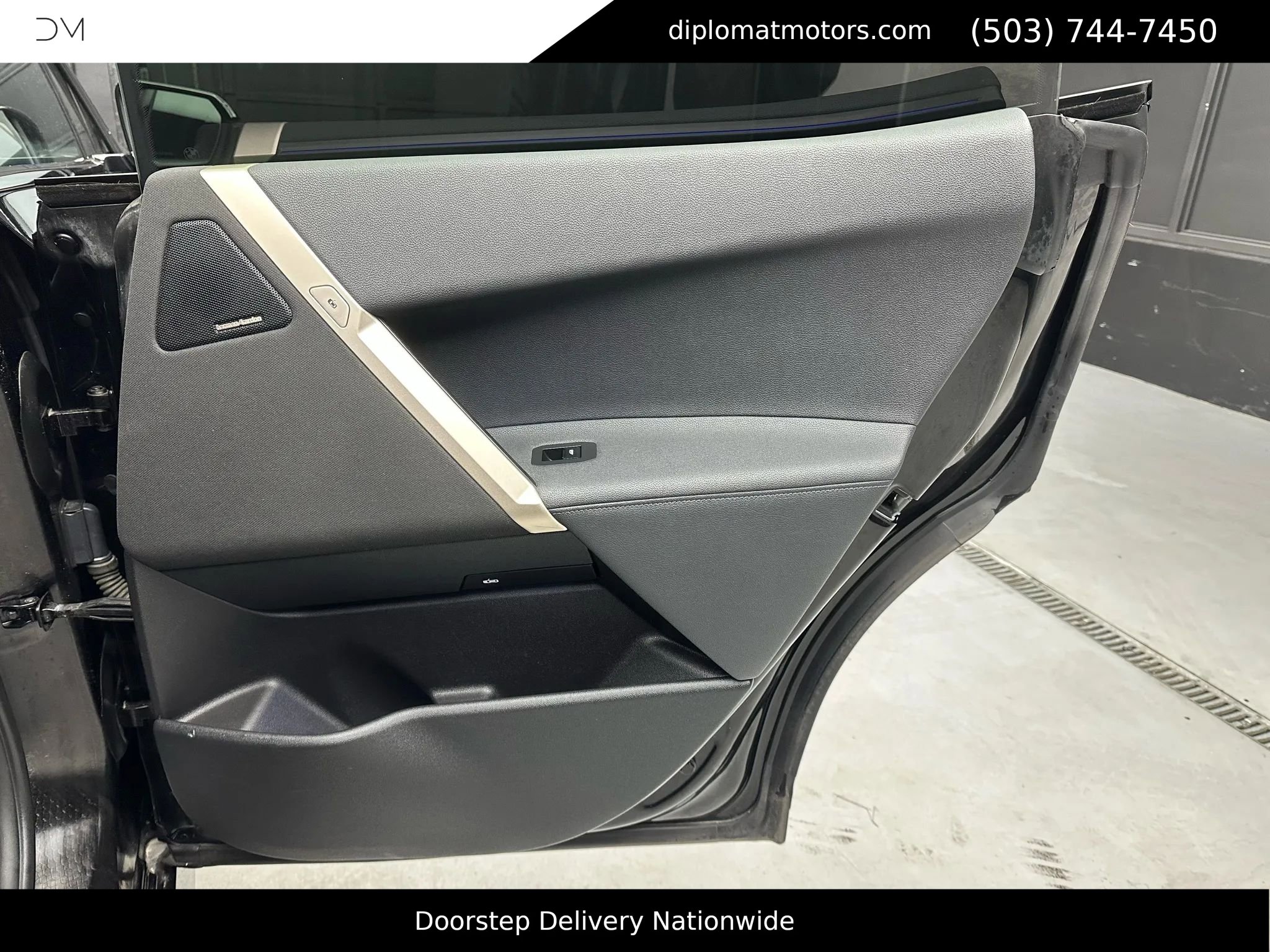 Used 2024 BMW iX xDrive50 w/ Sport Package image 28