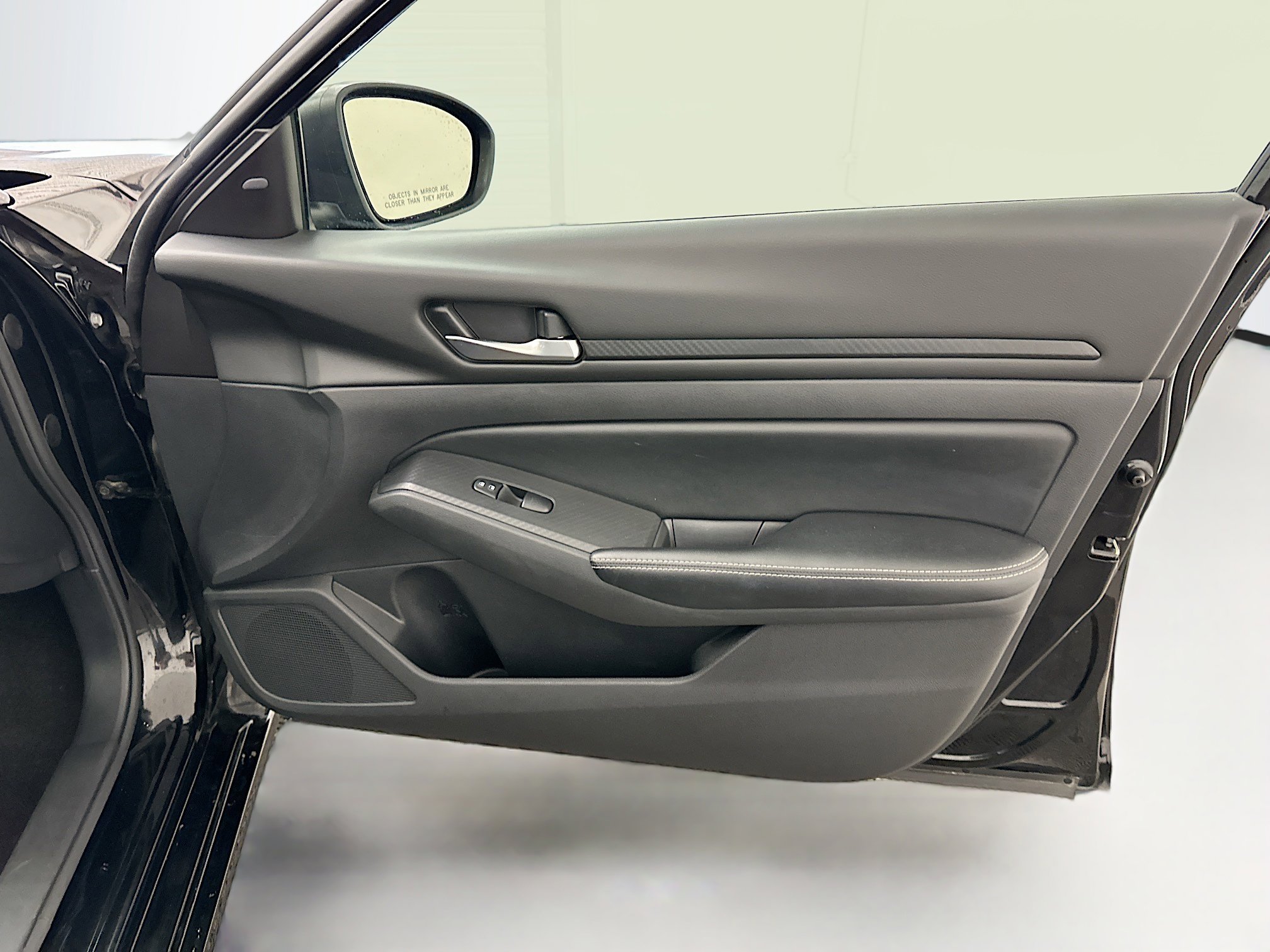 Used 2024 Nissan Altima 2.5 SV image 32