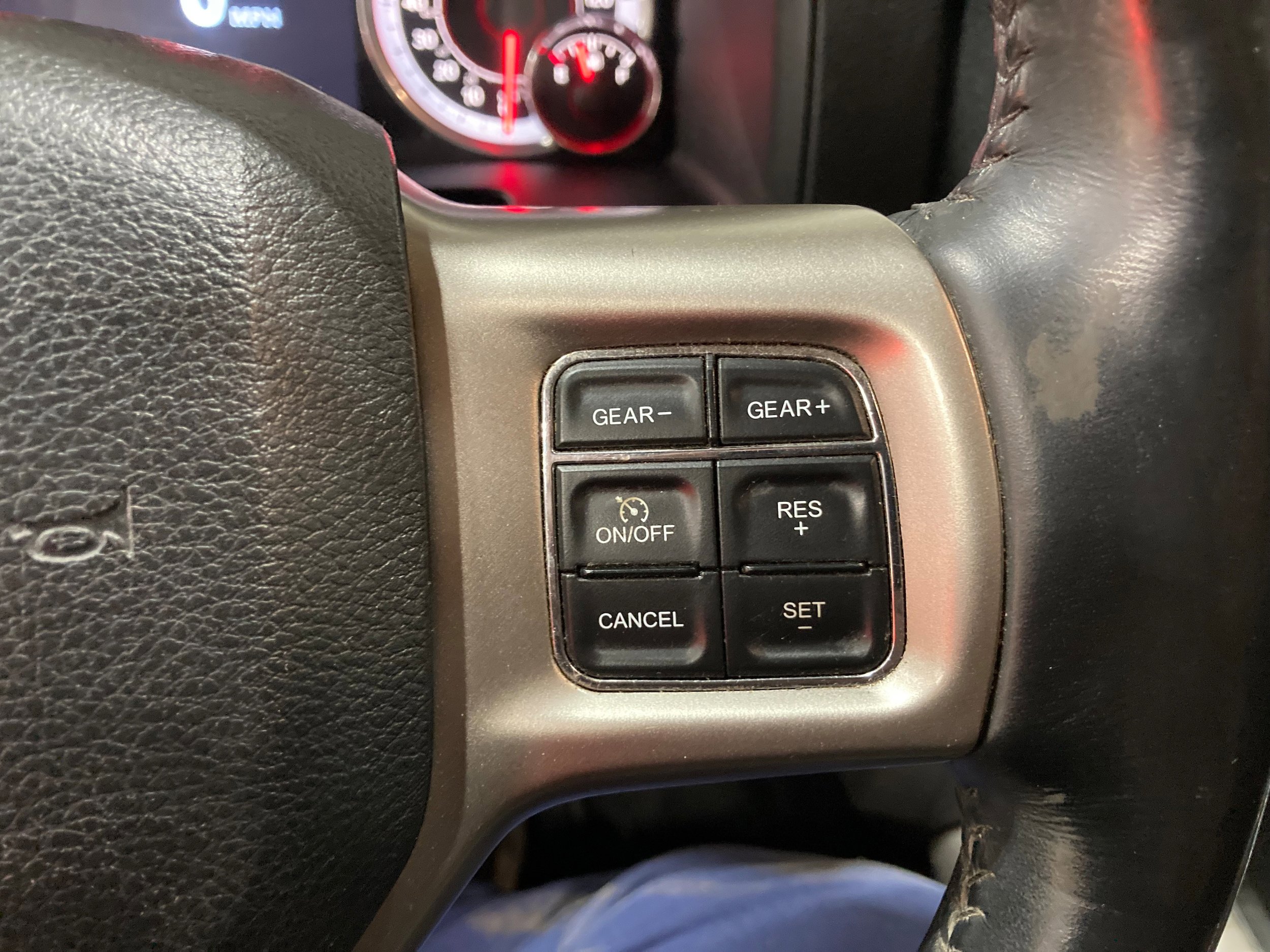 Used 2018 RAM 1500 Laramie w/ Convenience Group AWD/4WD image 29