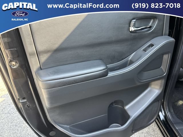 Used 2025 Nissan Frontier SV RWD image 17