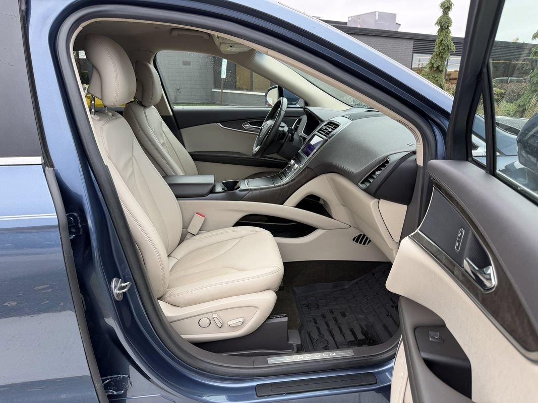 Used 2019 Lincoln Nautilus Select AWD/4WD image 35
