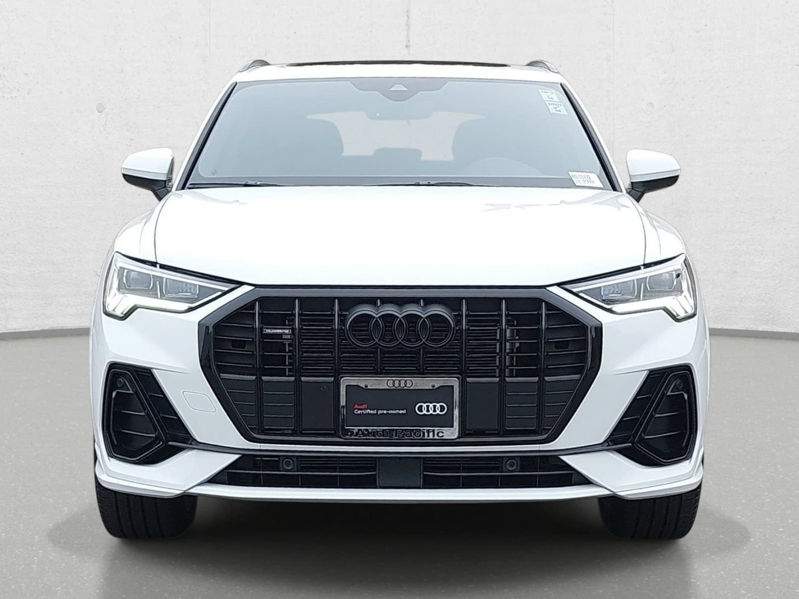 Certified 2025 Audi Q3 2.0T Premium w/ Convenience Package AWD/4WD image 2