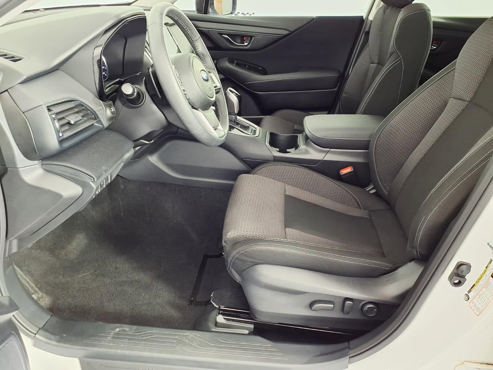 Used 2024 Subaru Outback Premium AWD/4WD image 12