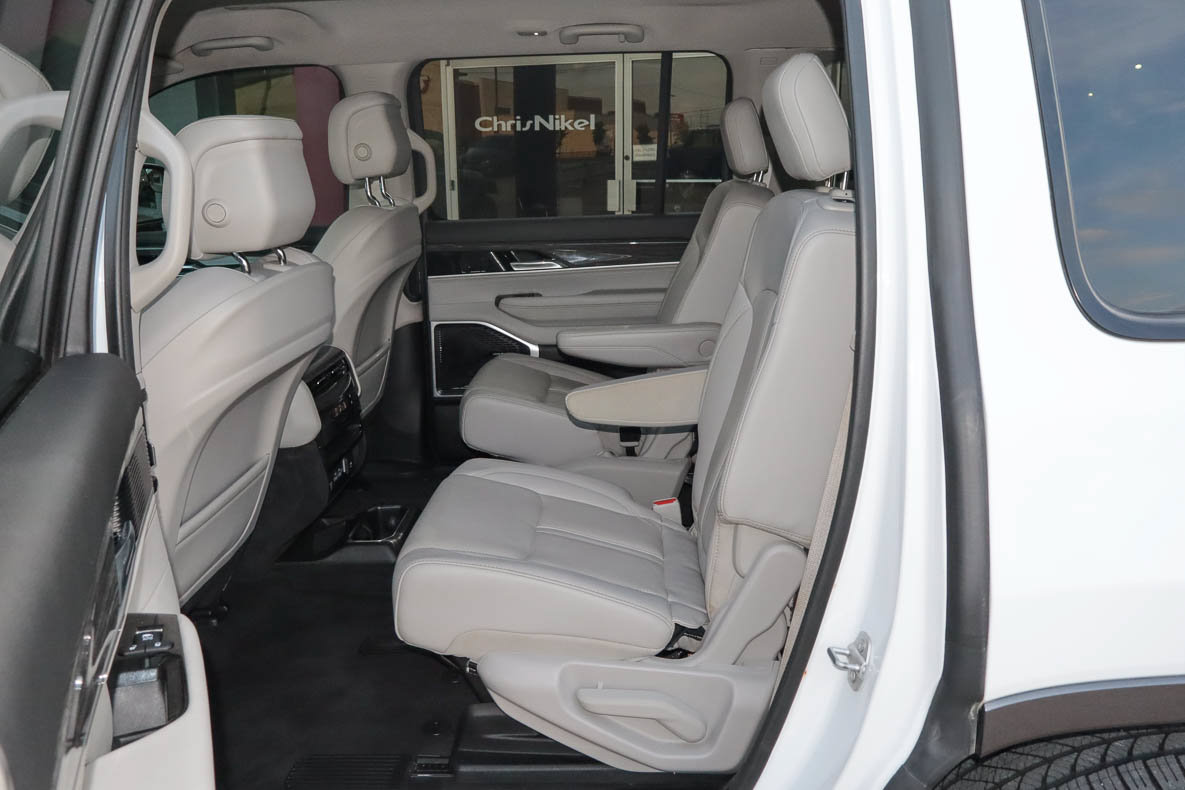 Used 2022 Jeep Wagoneer Series III w/ Flexible Seating Group AWD/4WD image 8